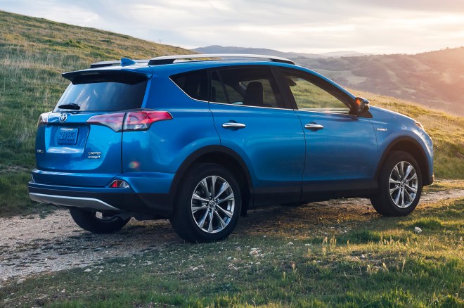 2016-Toyota-RAV4-Hybrid-rear-side-view