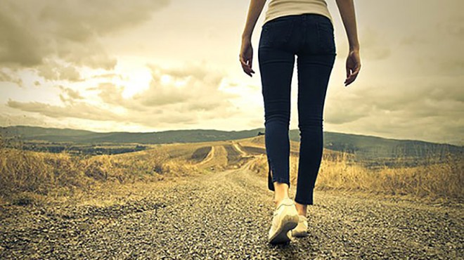 1413386769-when-it-comes-finding-your-path-dont-overthink-do-woman